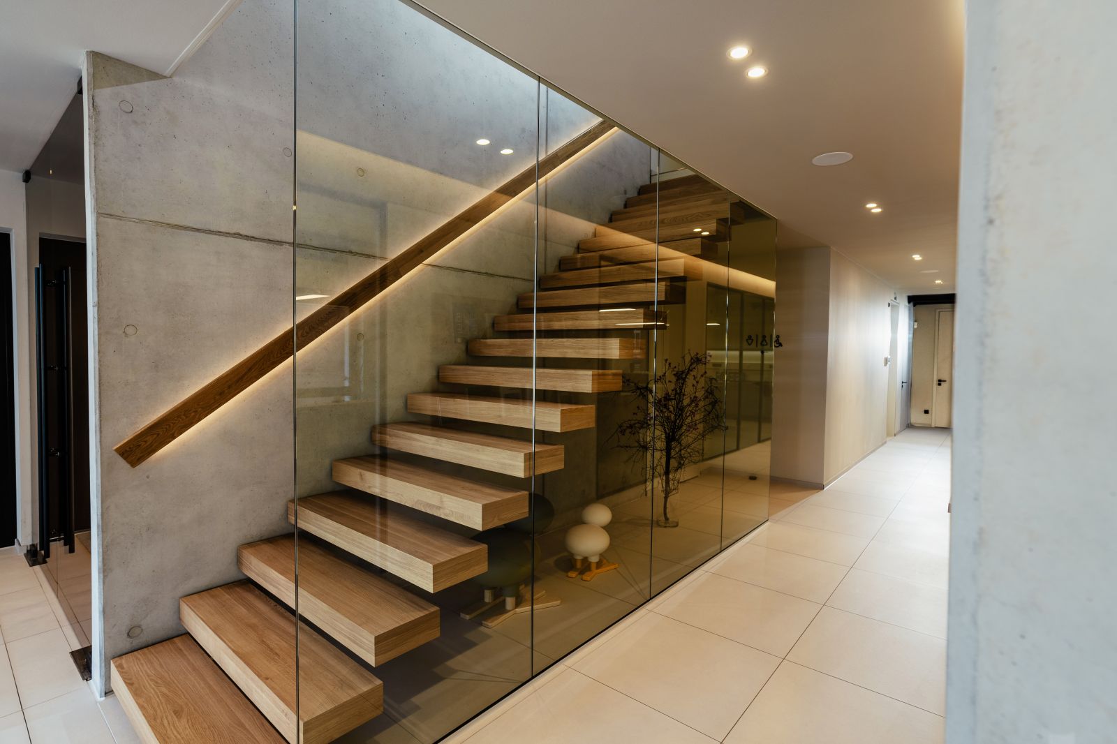 Studio Zoubi — Treppe Glas